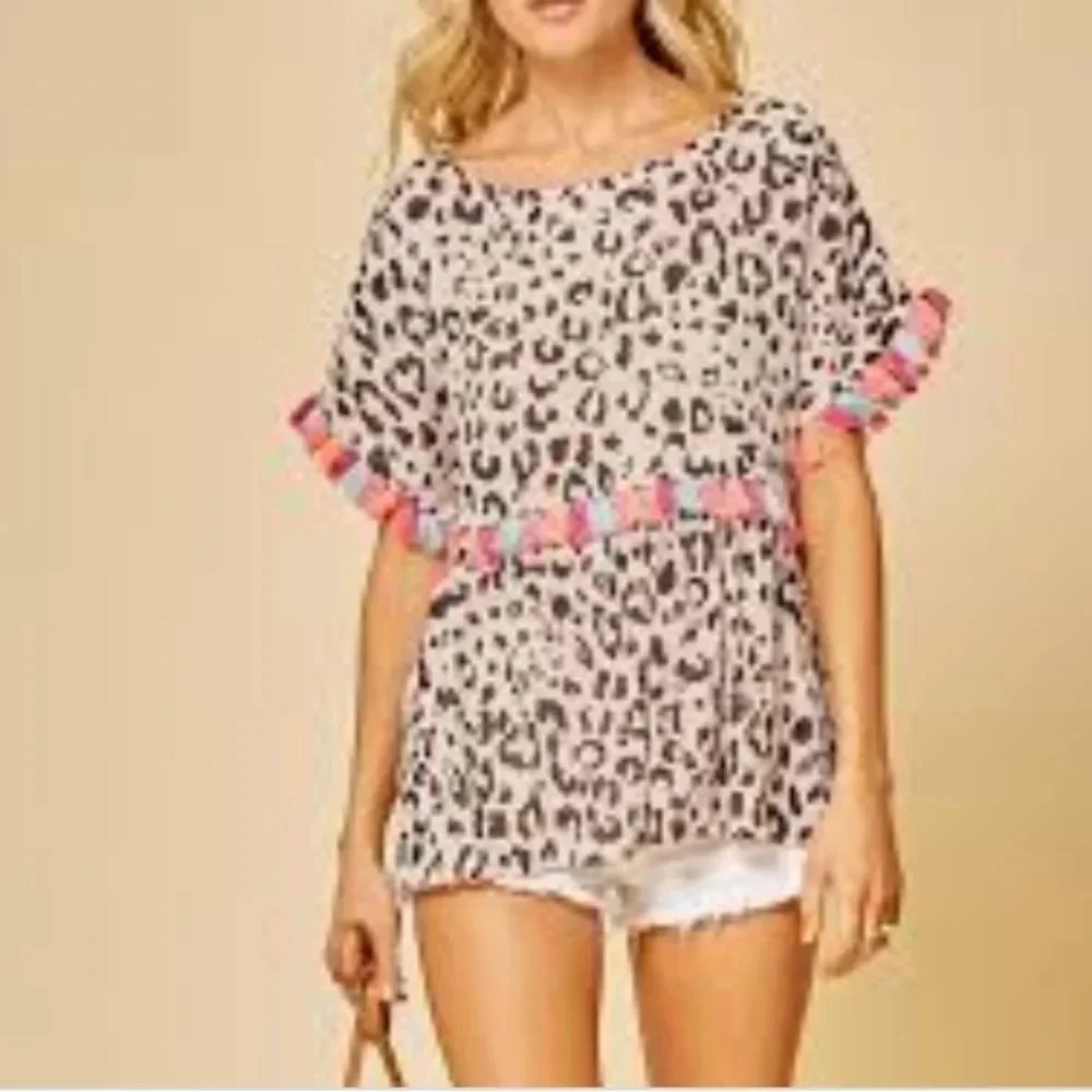 Andree by Unit Leopard Short Sleeve Top Tassel - Picture 2 of 7